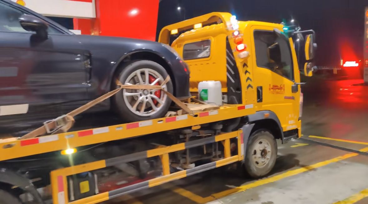 青海行车途中遇到突发状况该如何呼叫道路救援？